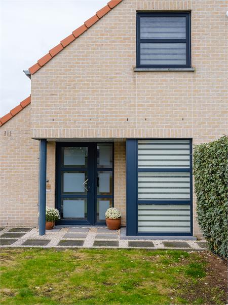 Prachtige, instapklare, halfopen bebouwing in rustige, residentiële wijk in Sleidinge. 