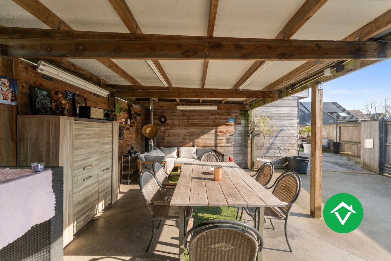 Functionele woning met drie slaapkamers, garage en ruime oprit te Ichtegem 