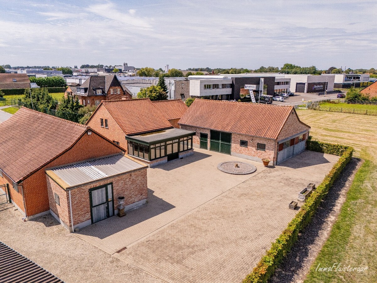 Uniek gelegen karaktervolle hoeve met twee stalgebouwen op ca. 2,4ha in Alken 