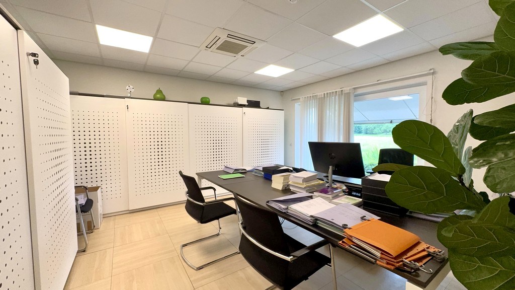 Kantoren te huur op zichtlocatie langs N9 te Melle