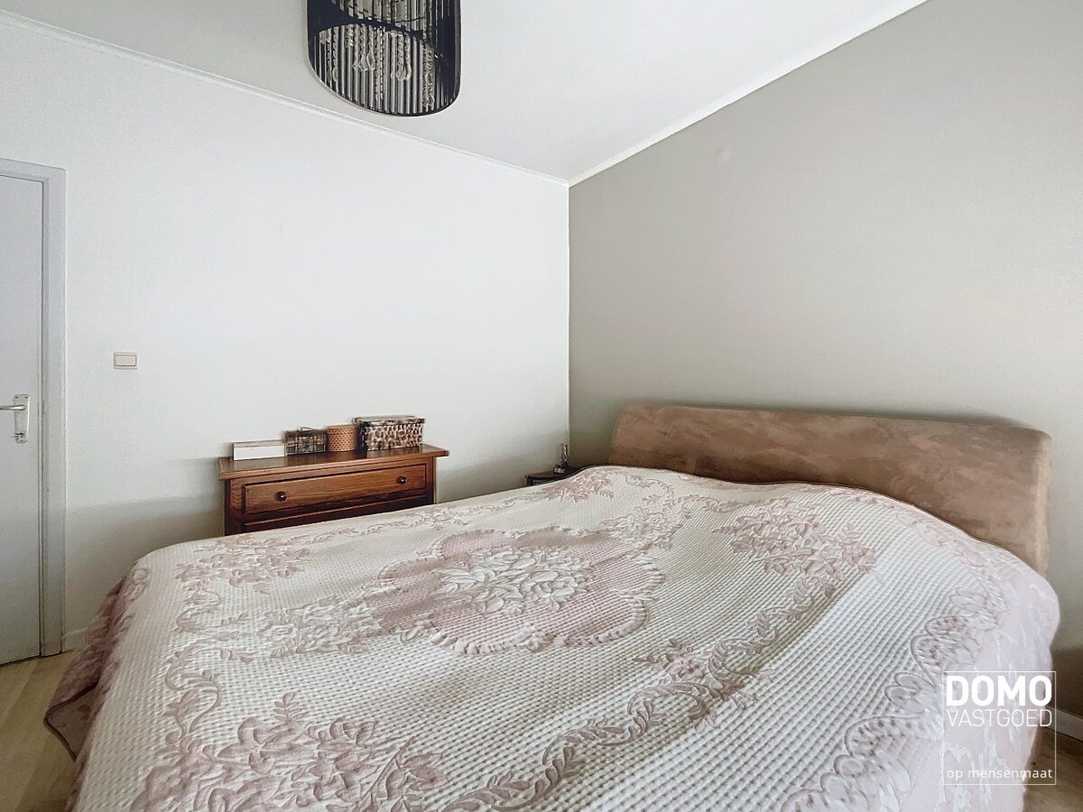 Ruime open bebouwing met tuin en inpandige garage gelegen te Spalbeek. 