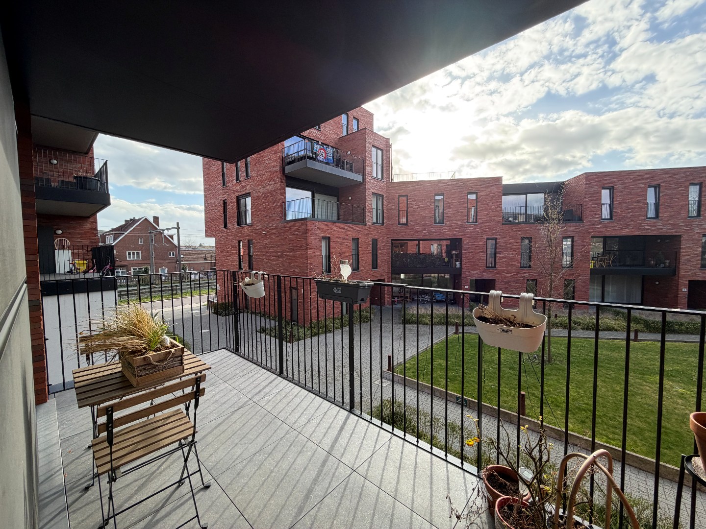 Recent appartement, gelegen op de eerste verdieping, met 2 slaapkamers! 