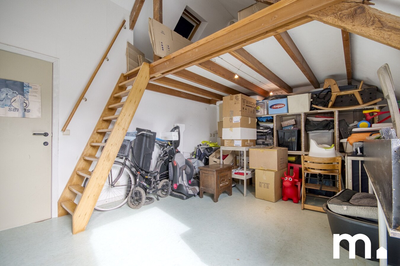 Karaktervolle architectenwoning met tuin en oprit te Kortrijk ! TOPligging ! 
