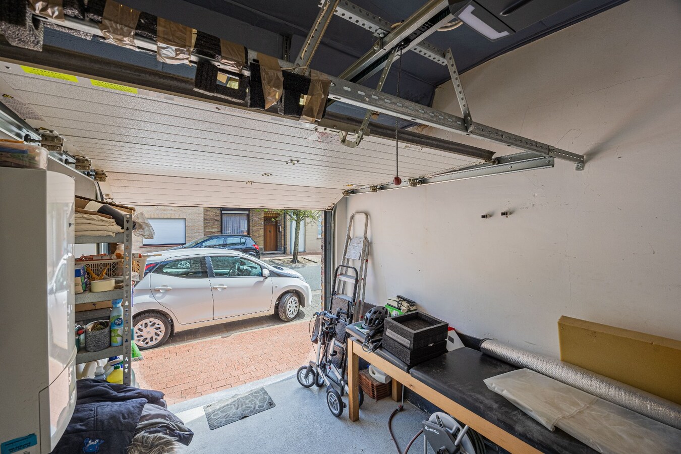 Instapklare woning met garage nabij de zeedijk – energiezuinig en centraal gelegen. 