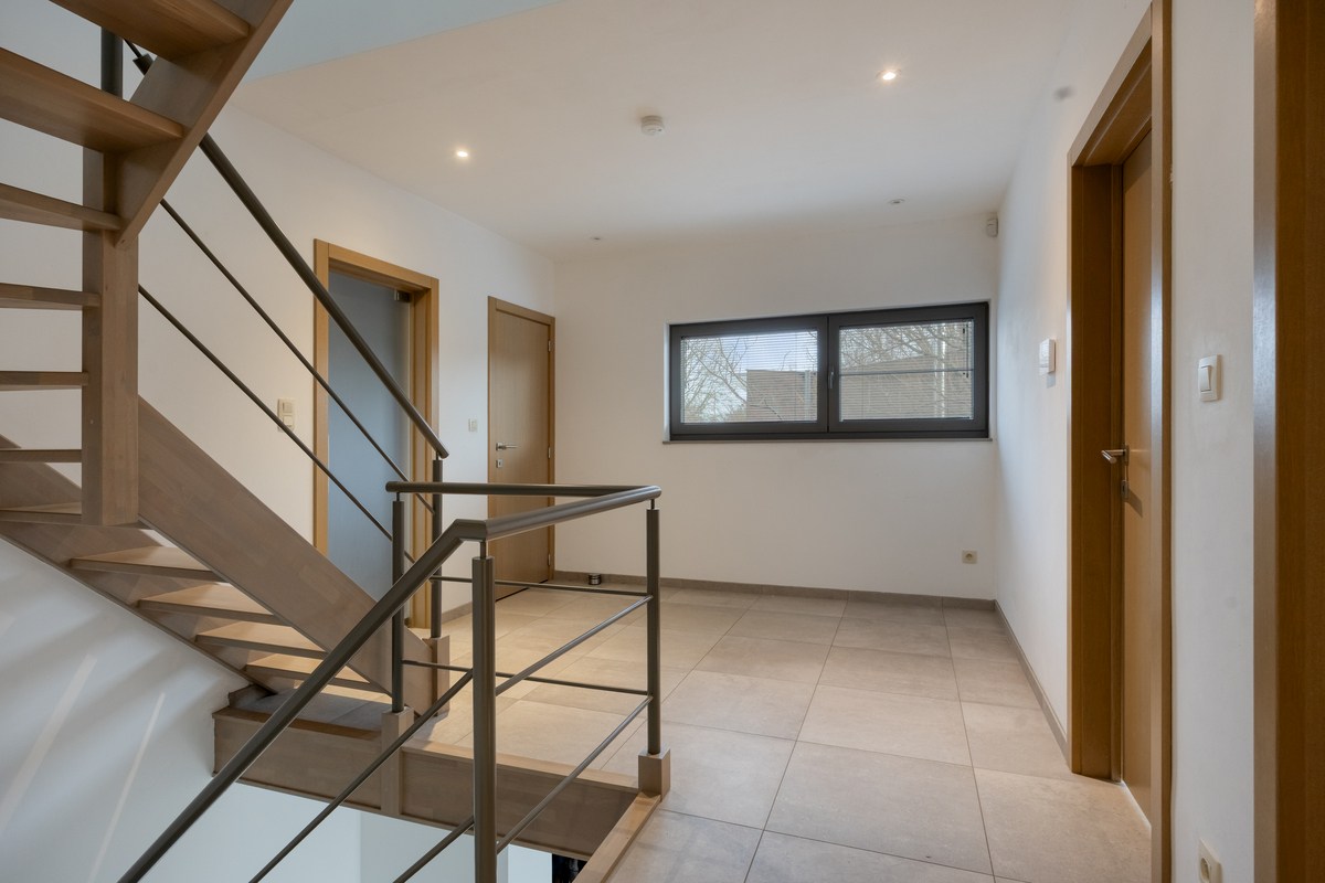 Ruime gerenoveerde villa met 5 slaapkamers en 2 badkamers, tuin en garage in Kessel-Lo, EPC-waarde 285 kWh/m² 