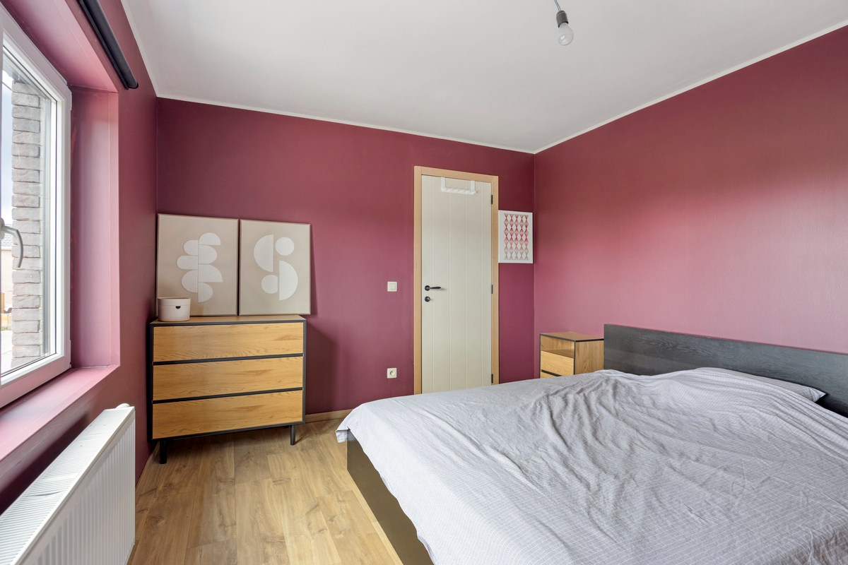 Halfopen bebouwing met 3 slaapkamers, tuin en garage 