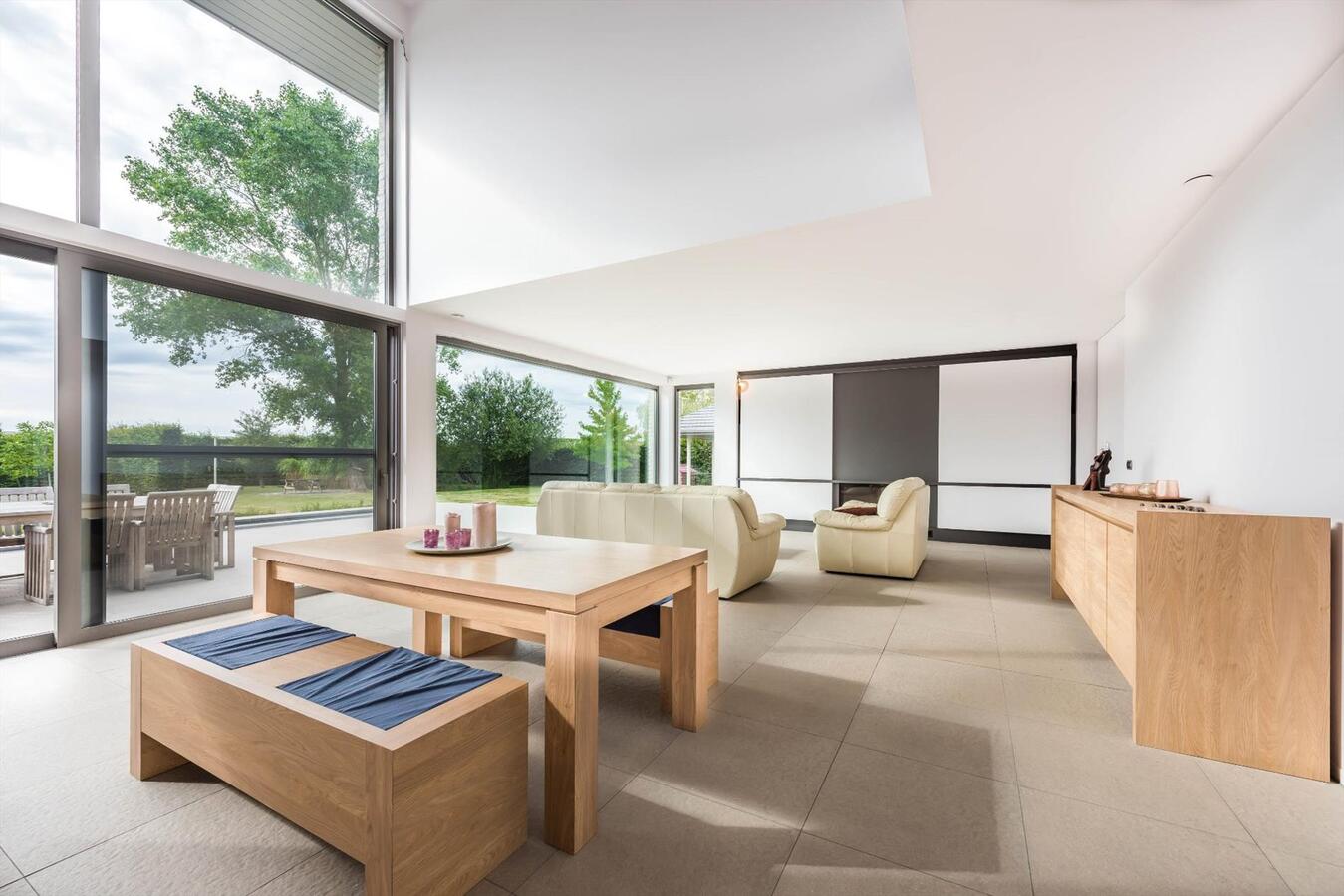 Exclusieve, riante villa op perceel van 3118 m² 