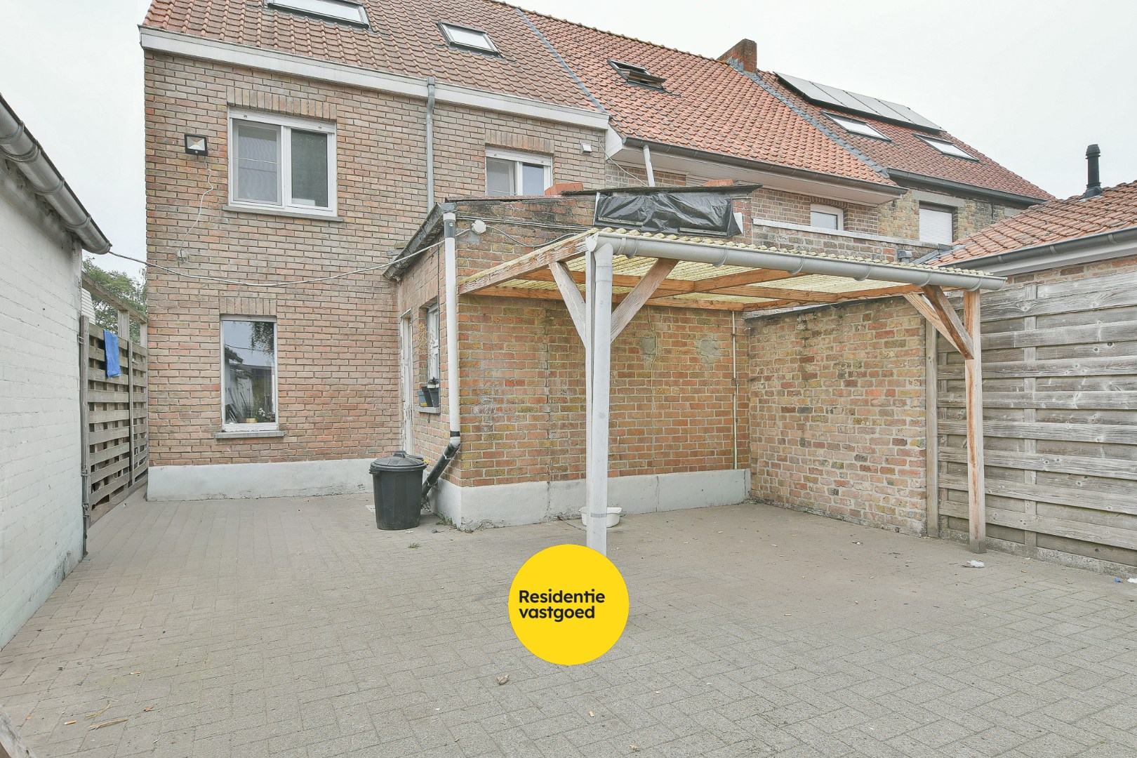 Te renoveren woning in het centrum van Veldegem 
