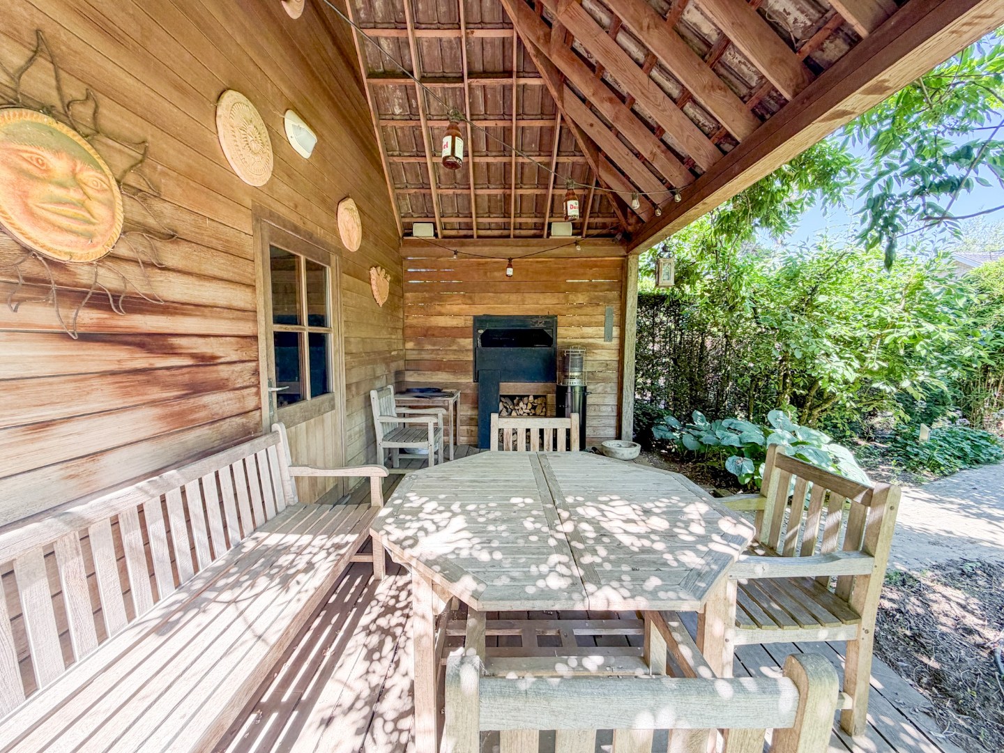 Ruime villa met prachtige tuin en hoogwaardige afwerking, perceel van 1891 m², rustig gelegen te Torhout 