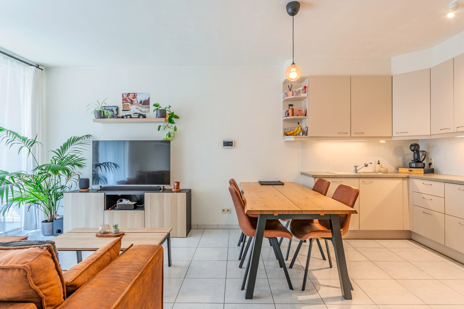 Energiezuinig glv-appartement (70m²) met tuin, berging en autostpl. te Halle 