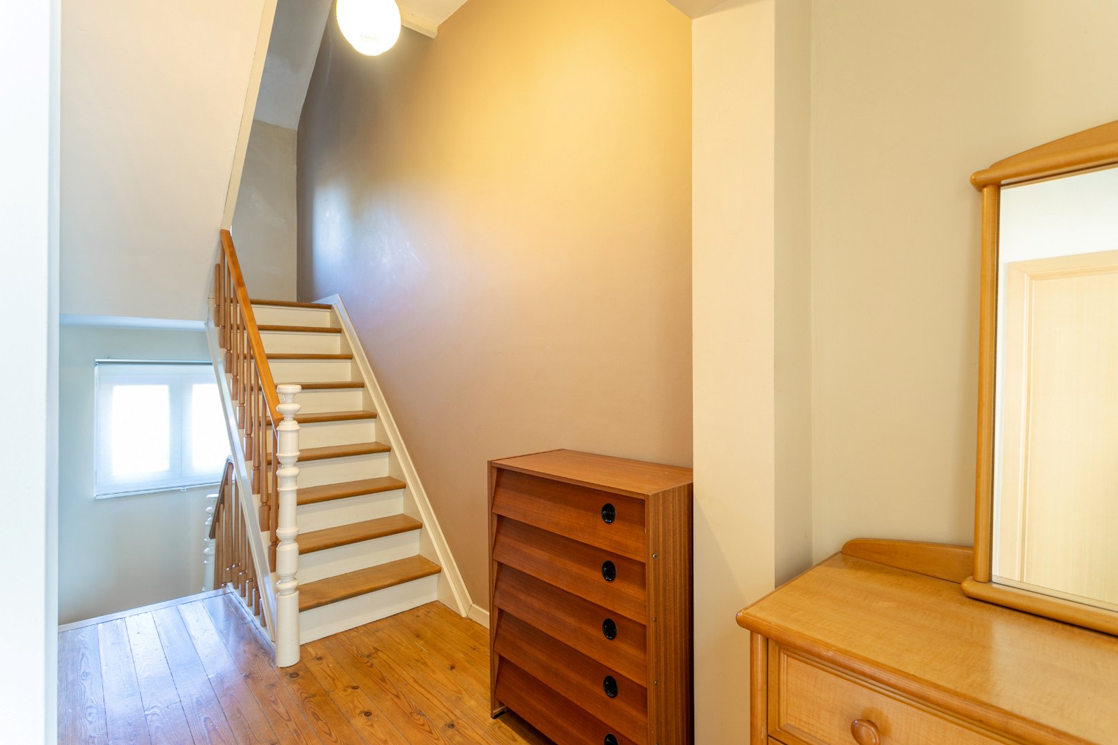 Instapklare woning met 3 slpk, oprit en tuin te Halle 
