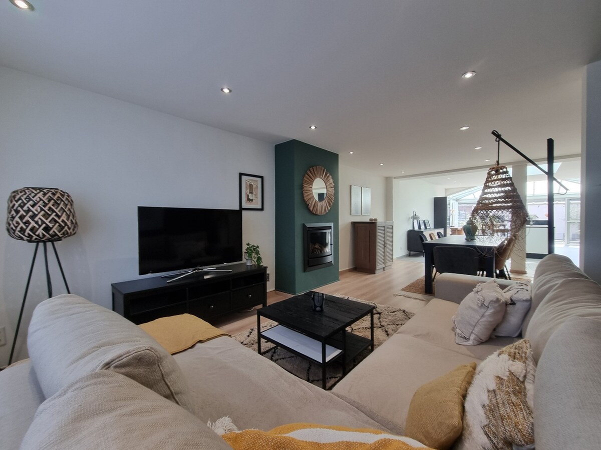 Verrassend mooie gezinswoning met tuin en dubbele garage - Zeebrugge 