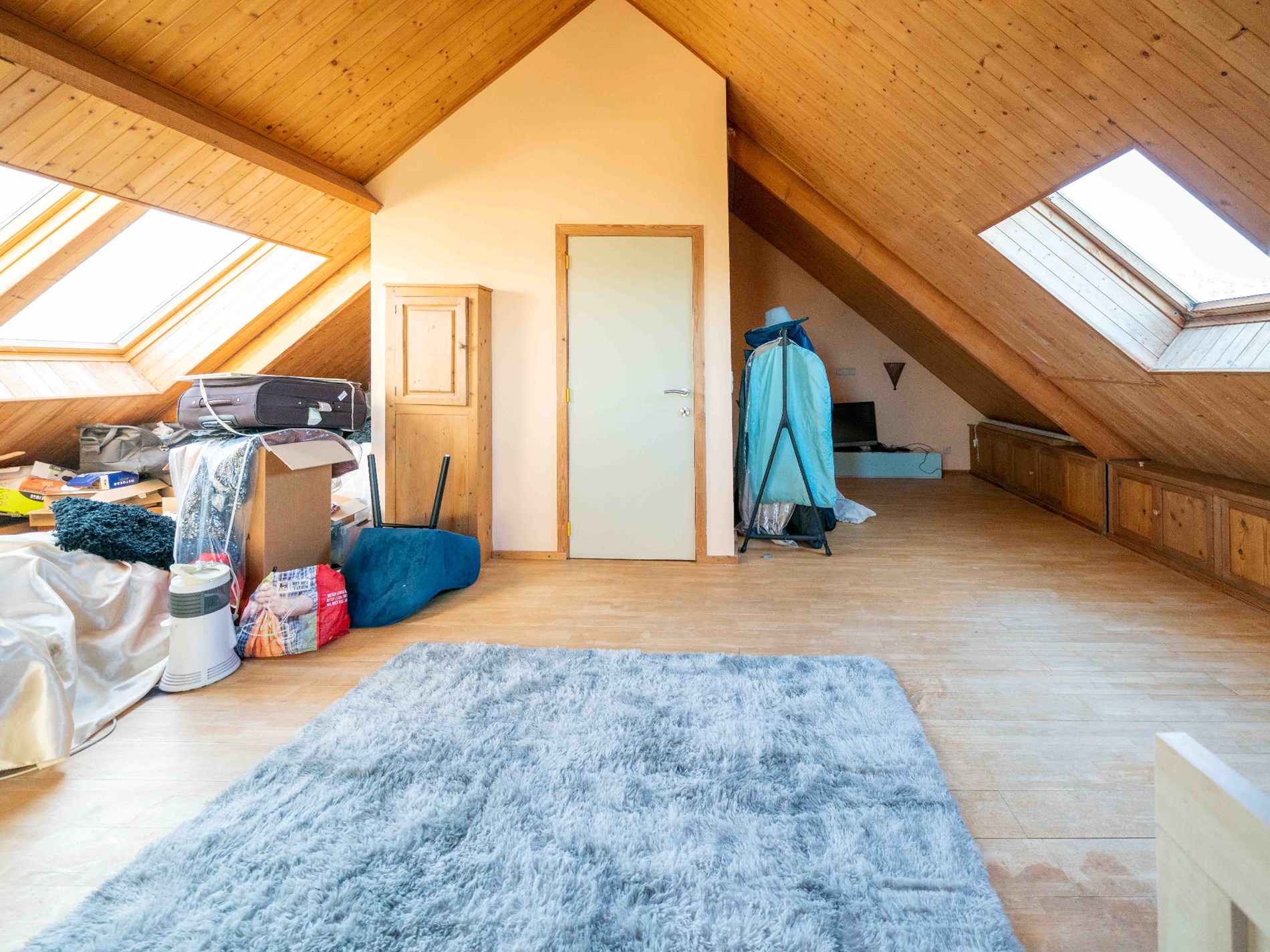 Zéér ruime energiezuinige woning met 4 kamers en bureau 