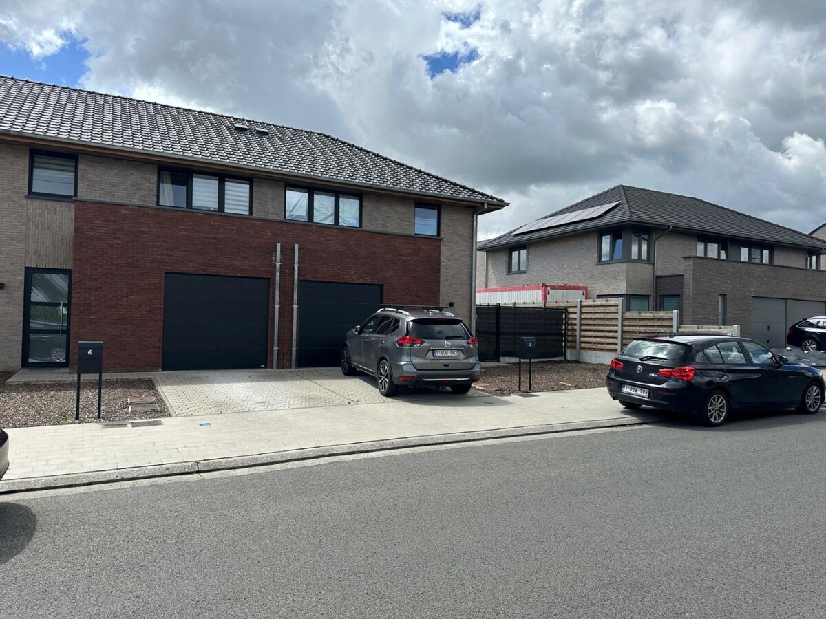 Rustig gelegen halfopen nieuwbouwwoning te Houthulst! 