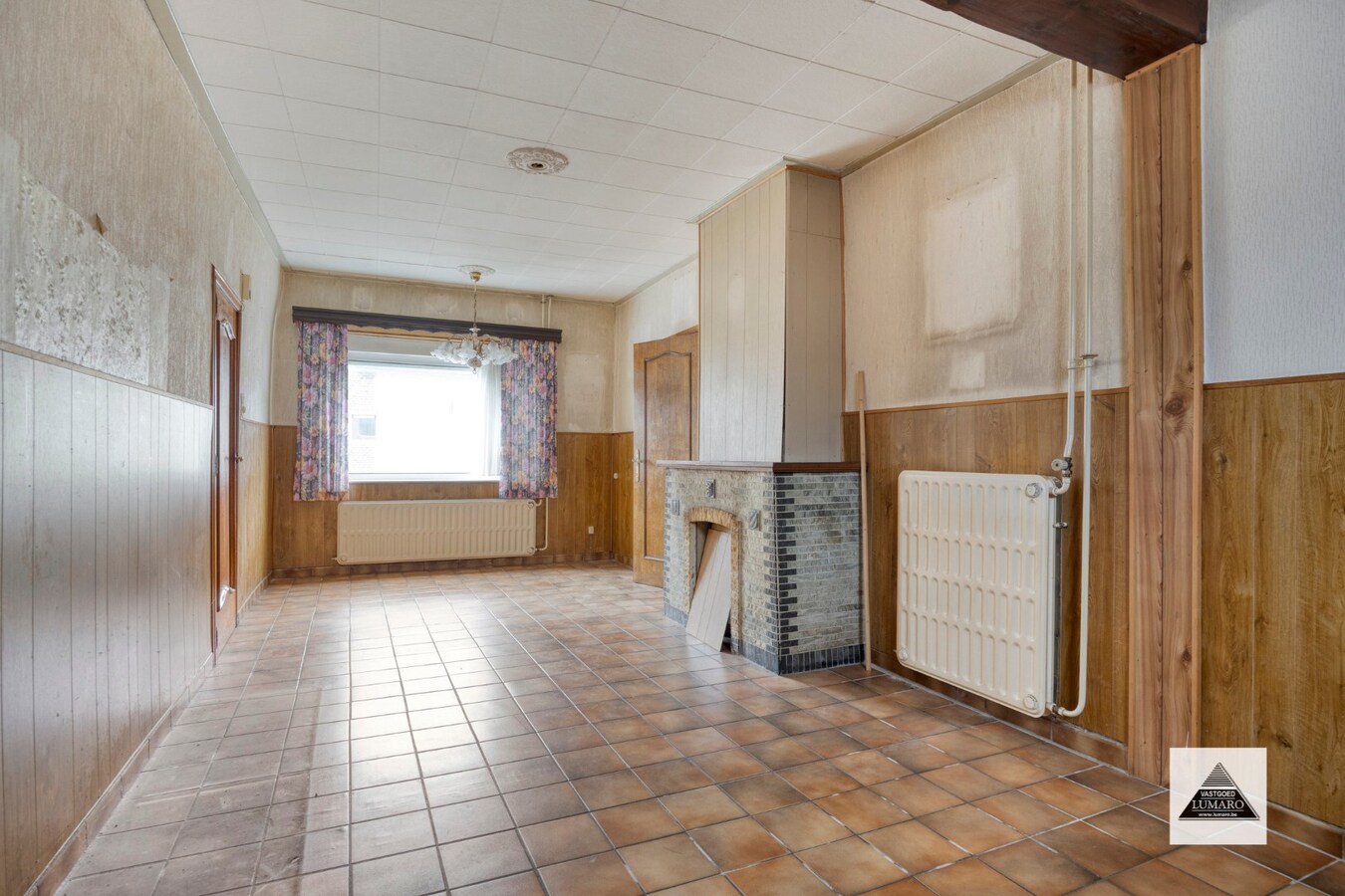 Te renoveren langgevel-hoeve op 3.536 m² in Maasdorp Boorsem 