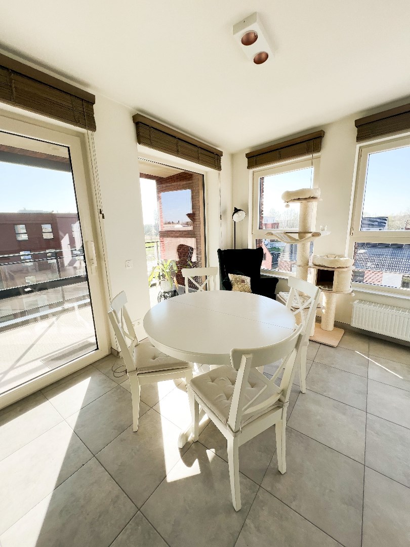 Harelbeke, klassevol 2 slaapkamer appartement met garage 275.000 euro 