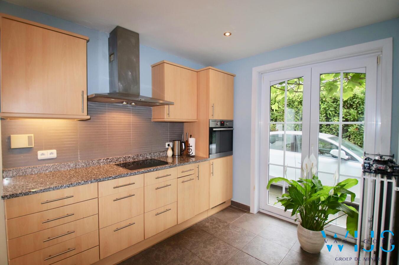 Instapklaar karaktervol woonhuis op een TOPlocatie in Eeklo ! 