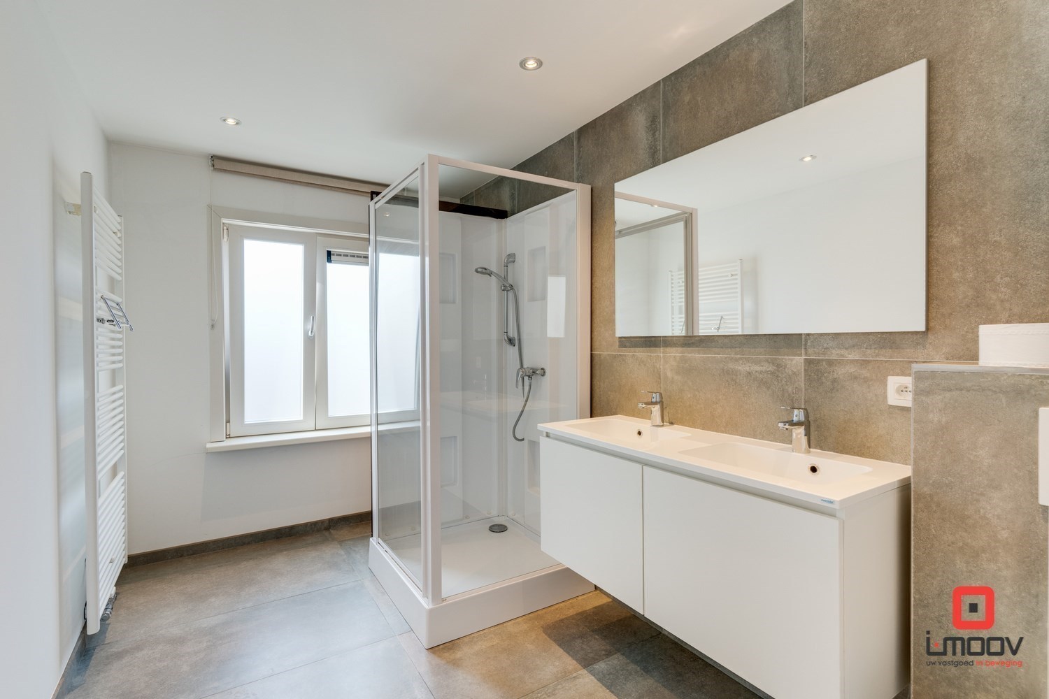 Ruime woning voor gemengd gebruik met loods te koop, wonen en werken op één toplocatie in Zelzate 