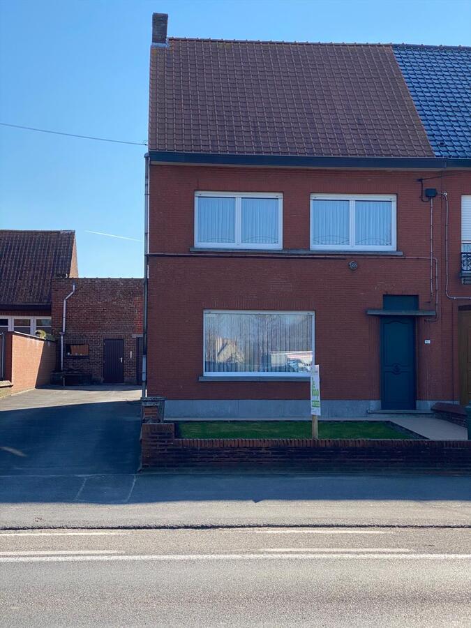 Woning met 3 slaapkamers en loods te Kortemark 