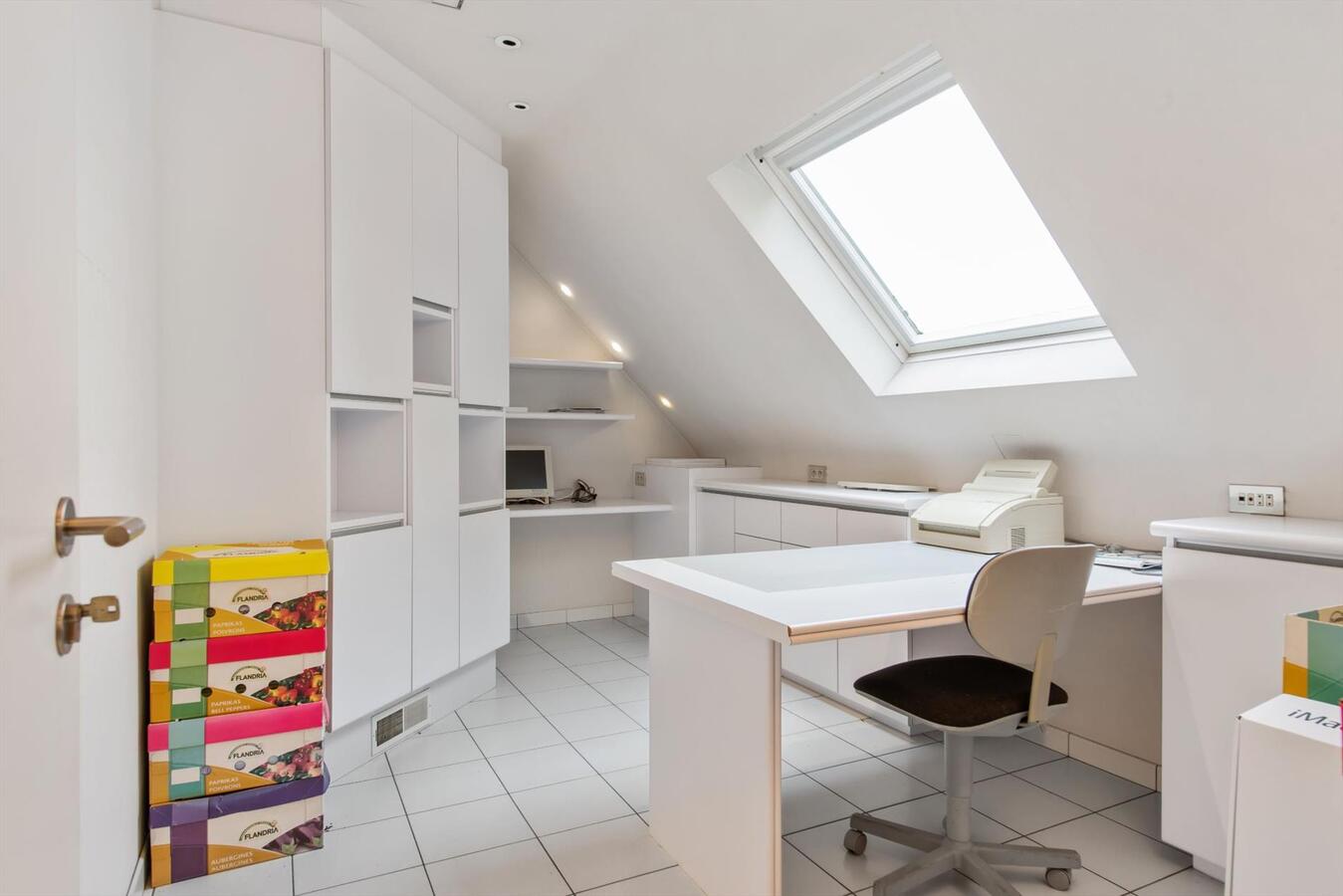 Luxueuze villa met loods (600m²) op terrein van 2100 m² 