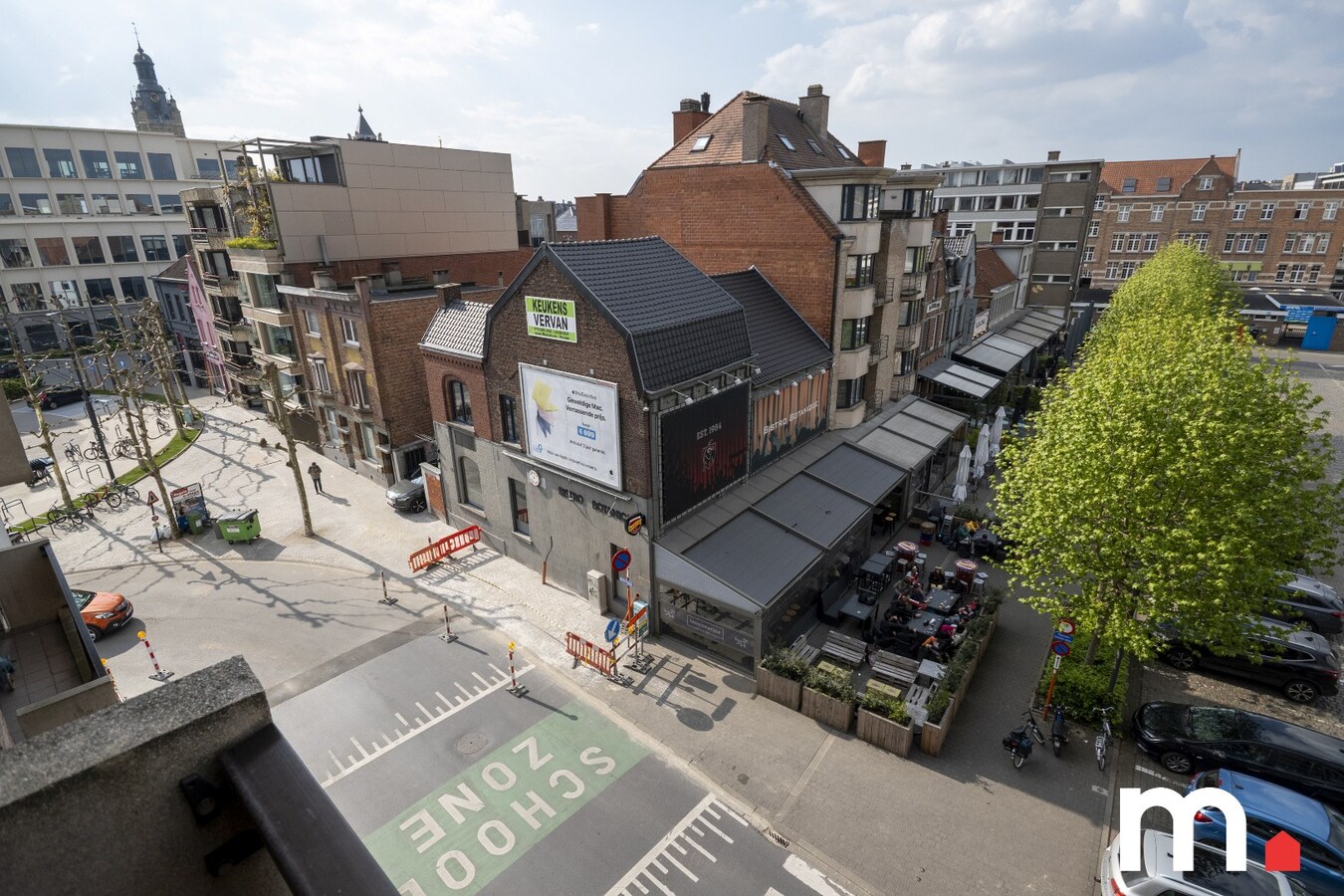 Lichtrijk instapklaar appartement  te Roeselare! INVESTERINGSOPPORTUNITEIT ! 