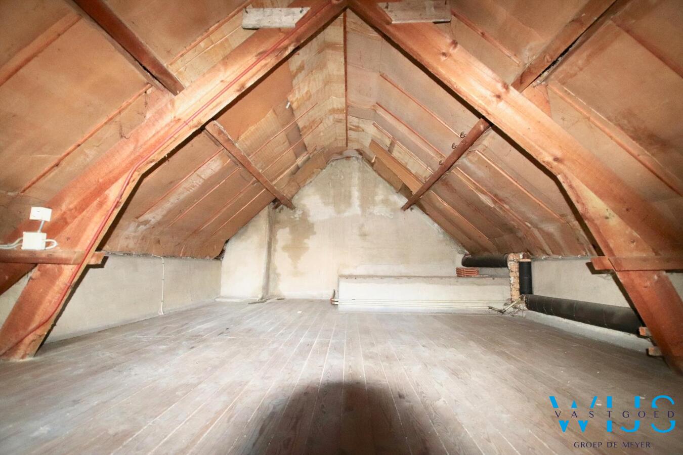 Te renoveren woonhuis op een mooi perceel van 870m² te ERTVELDE! 