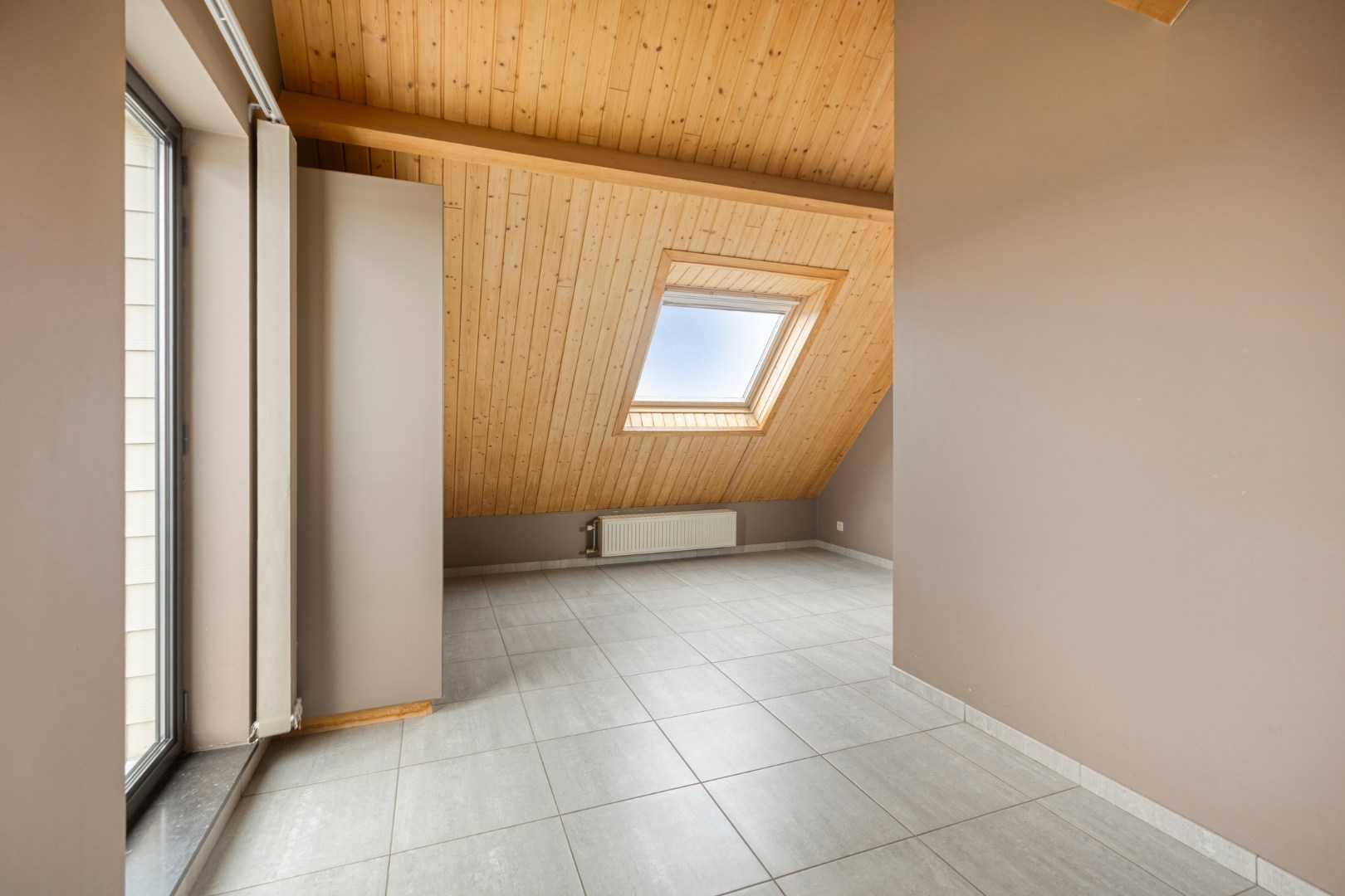 Instapklaar duplexappartement met 1 slpk. nabij centrum Leopoldsburg 