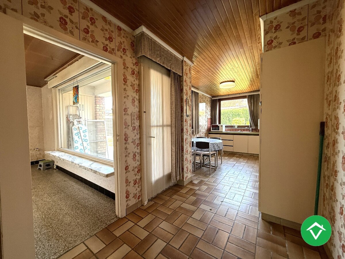 Stevige woning met 3 slaapkamers, tuin en garage in een rustige wijk te Rumbeke 