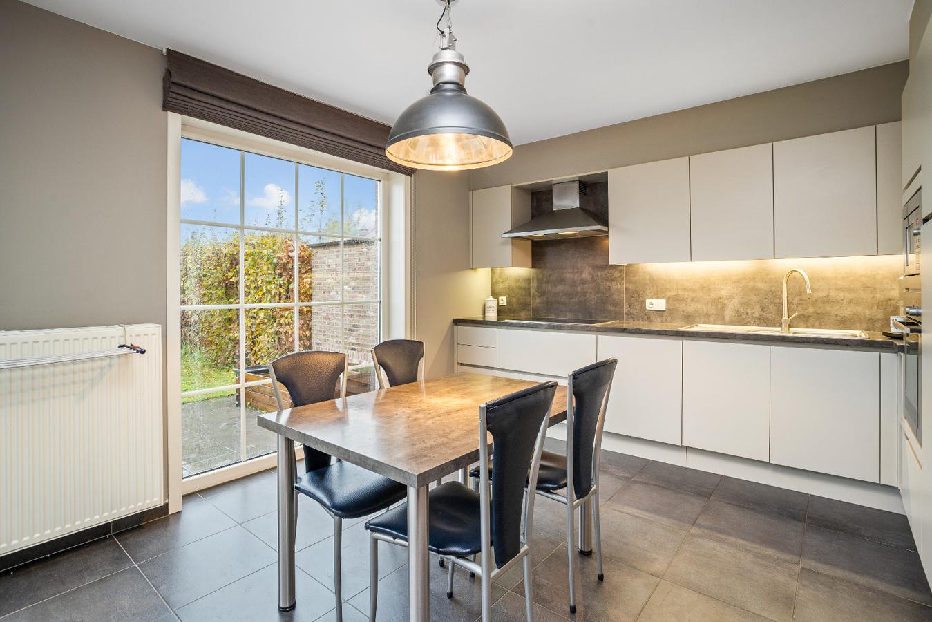 Uitstekend gelegen, energiezuinige woning met 3 slaapkamers en garage 