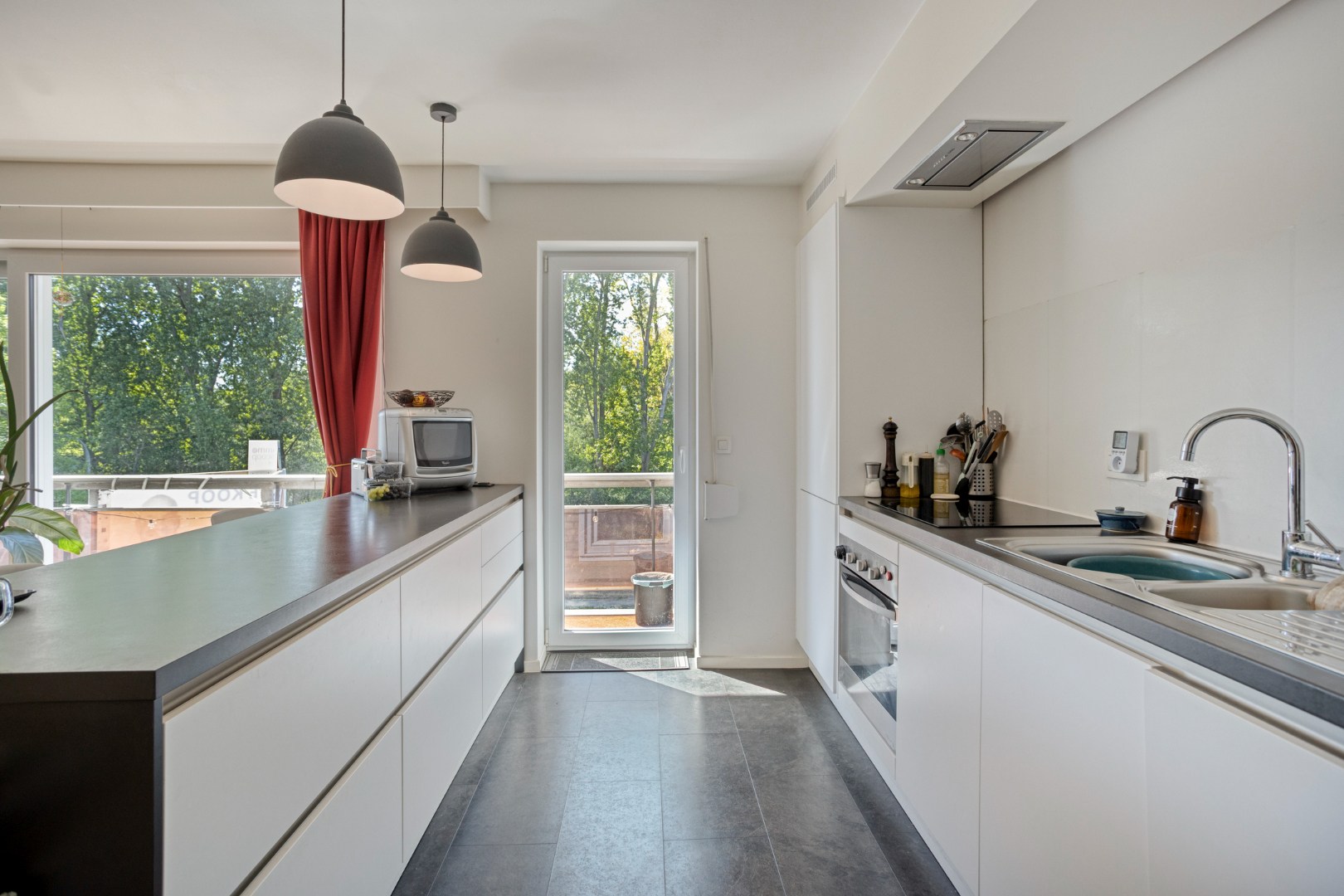 Gunstig gelegen gerenoveerd appartement met 2 ruime slaapkamers en groot terras vlakbij Leuven - EPC 186 kWh/m² - bewoonbare oppervlakte 104 m² 