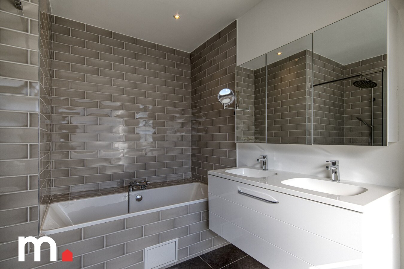 Instapklare woning met uitweg te Kortrijk ! TOPPER ! 