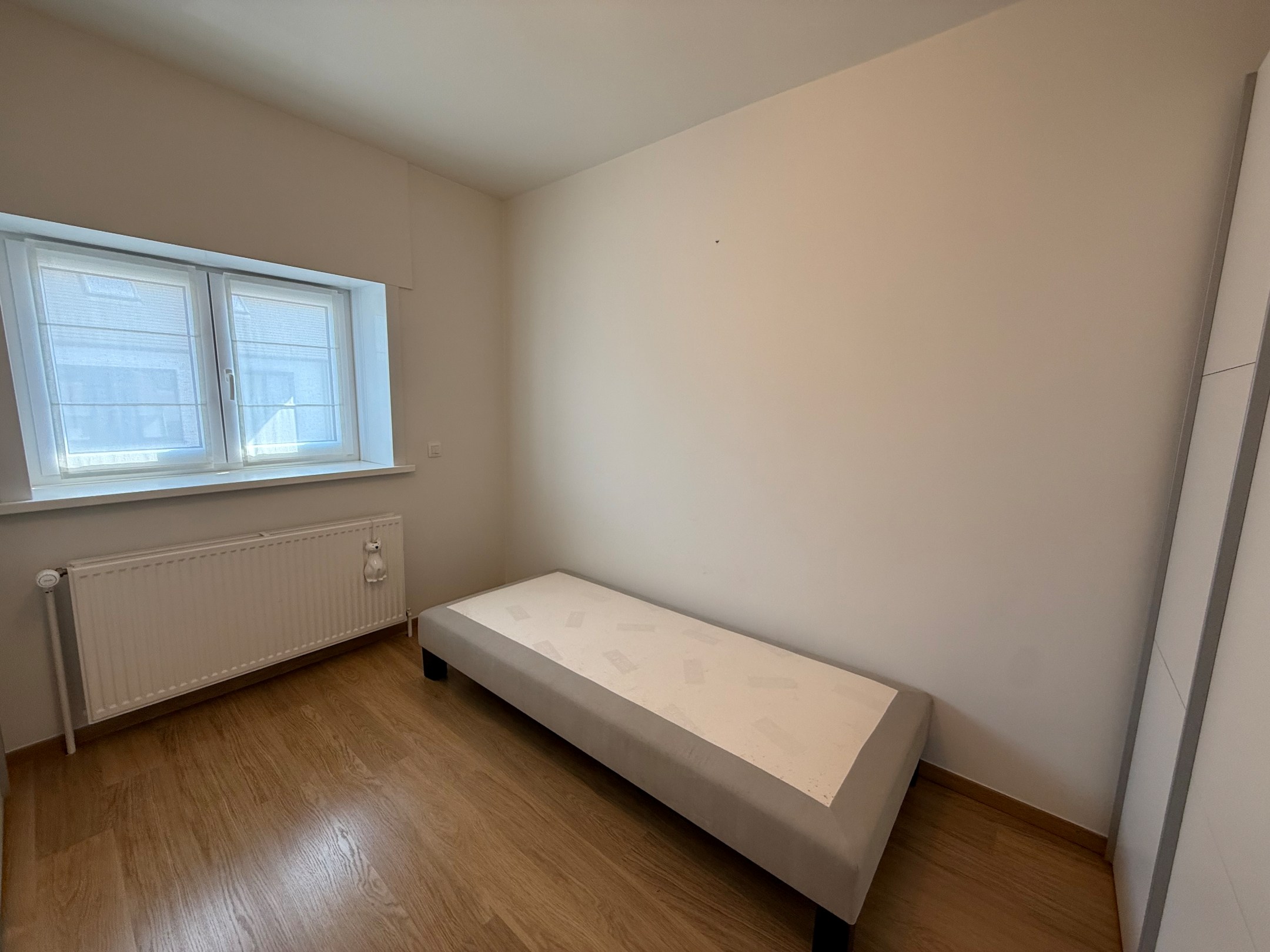 Non meublé - Maison bien entretenue avec trois chambres située dans le vieux Knokke, à distance de marche du centre commercial de Knokke et du Zoute. 