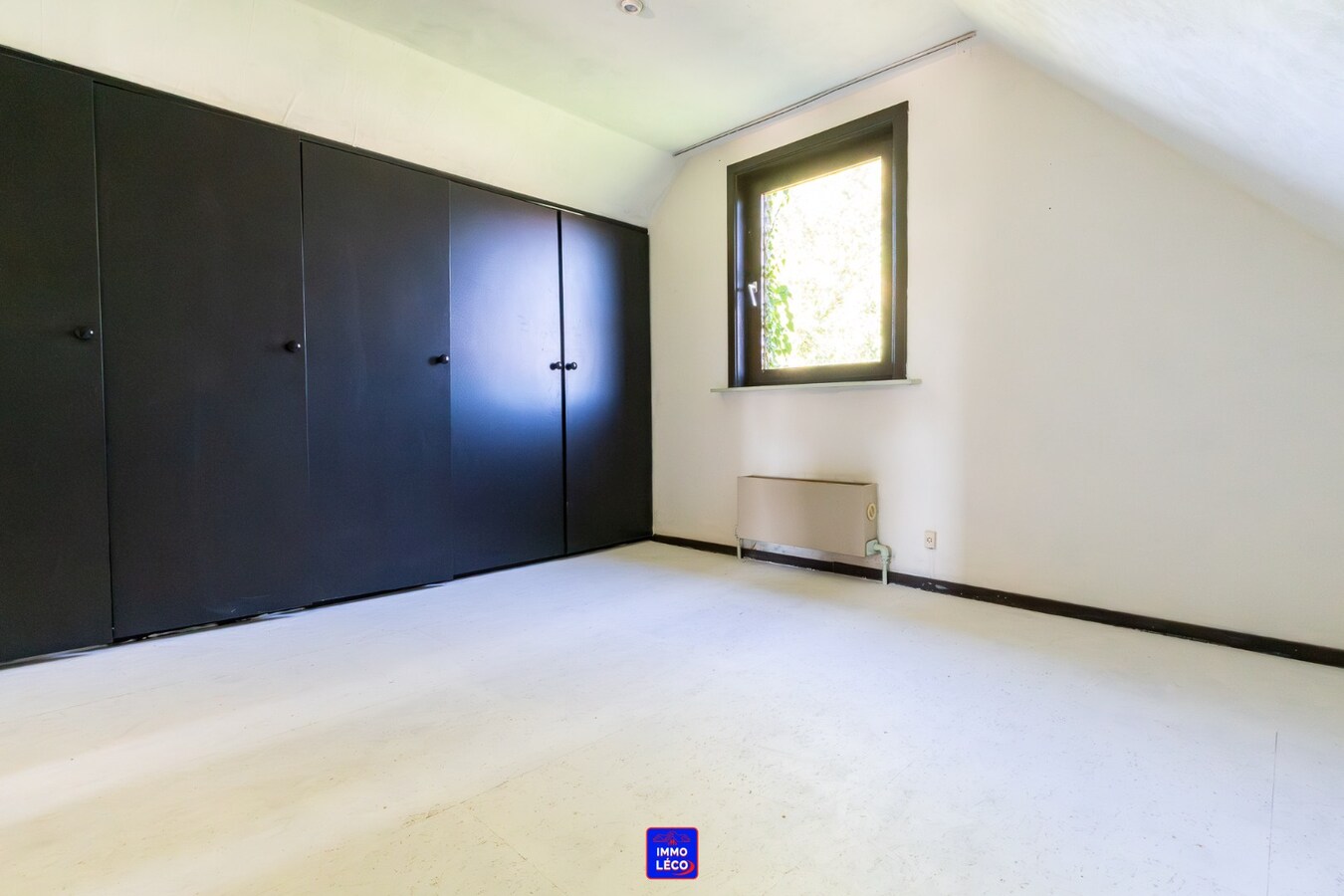 Villa "Semi Plain-Pied" érigée sur une parcelle de 669m², 2 garages, parking privé ! 