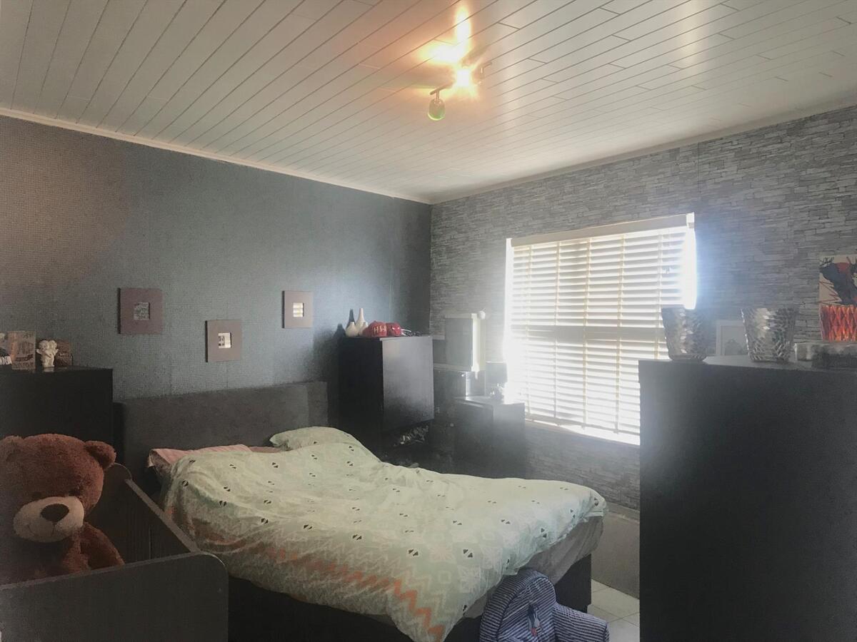 KNUSSE WONING MT STADSTERRAS 