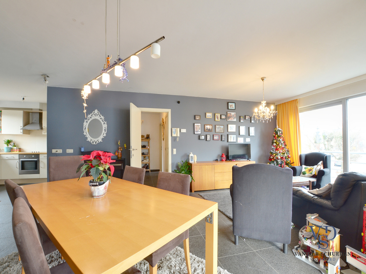 Energiezuinig 2 slp-appartement met terras én staanplaats ! 