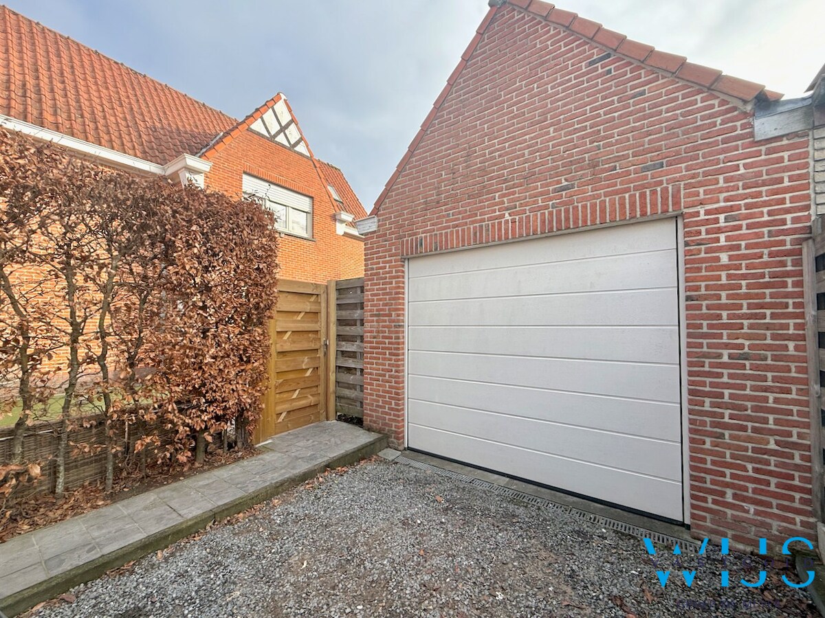 Instapklare, karaktervolle ALLEENSTAANDE woning op topligging in Ertvelde ! 