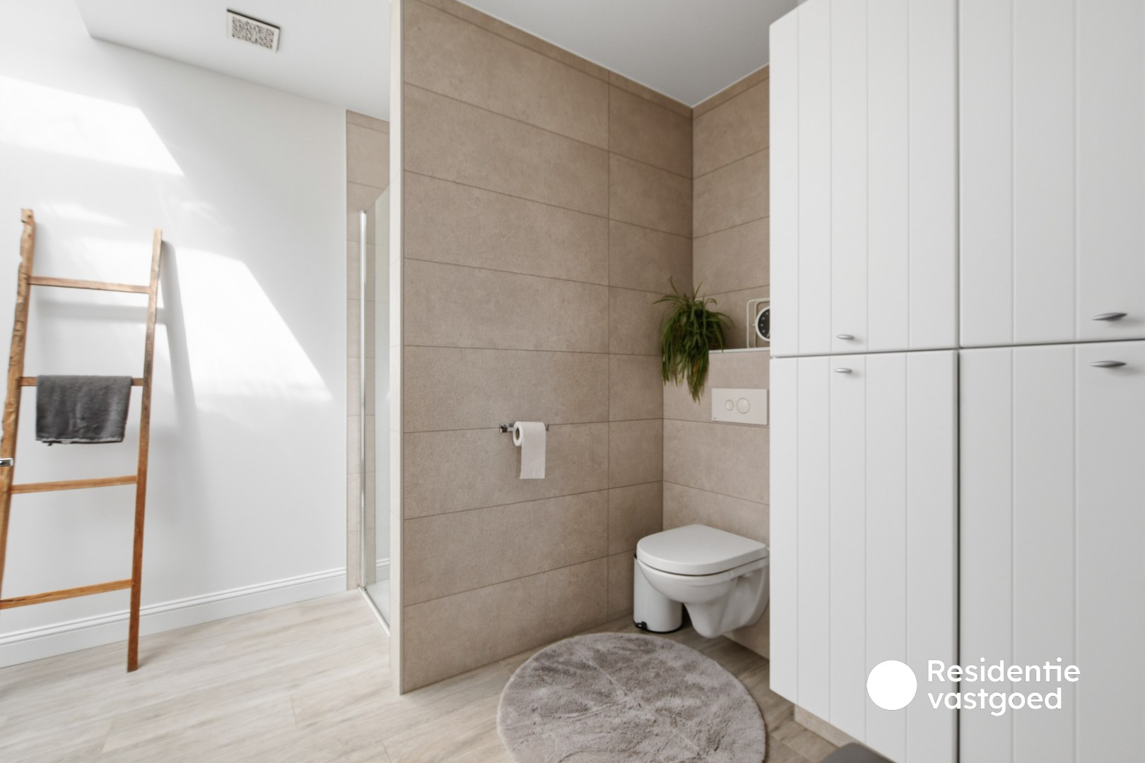 Ruime instapklare woning op topligging 