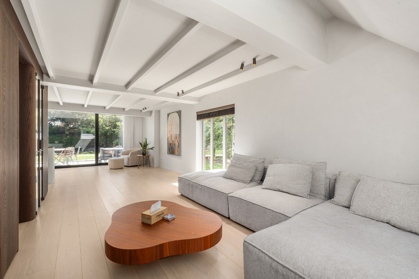 Exclusief gerenoveerde villa in een rustige doodlopende straat nabij het centrum van Knokke 