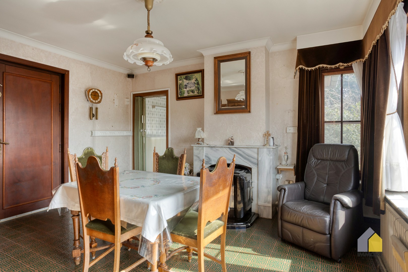 Te renoveren, statige woning op mooi perceel van 23 a 90 ca. 