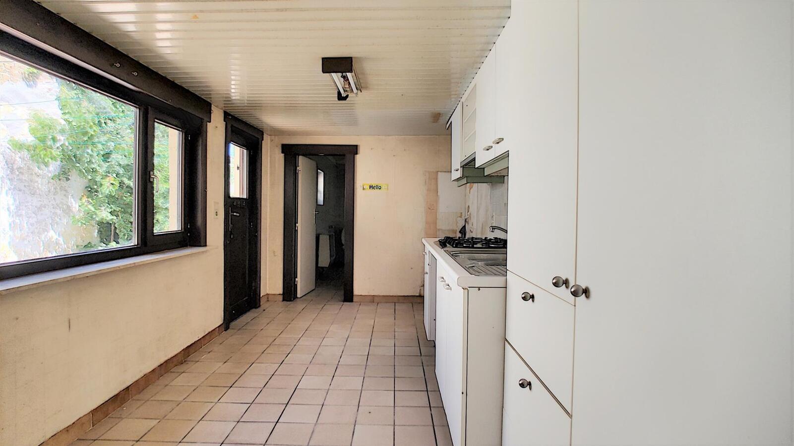 Volledig te renoveren woning met aangename tuin - Heist 