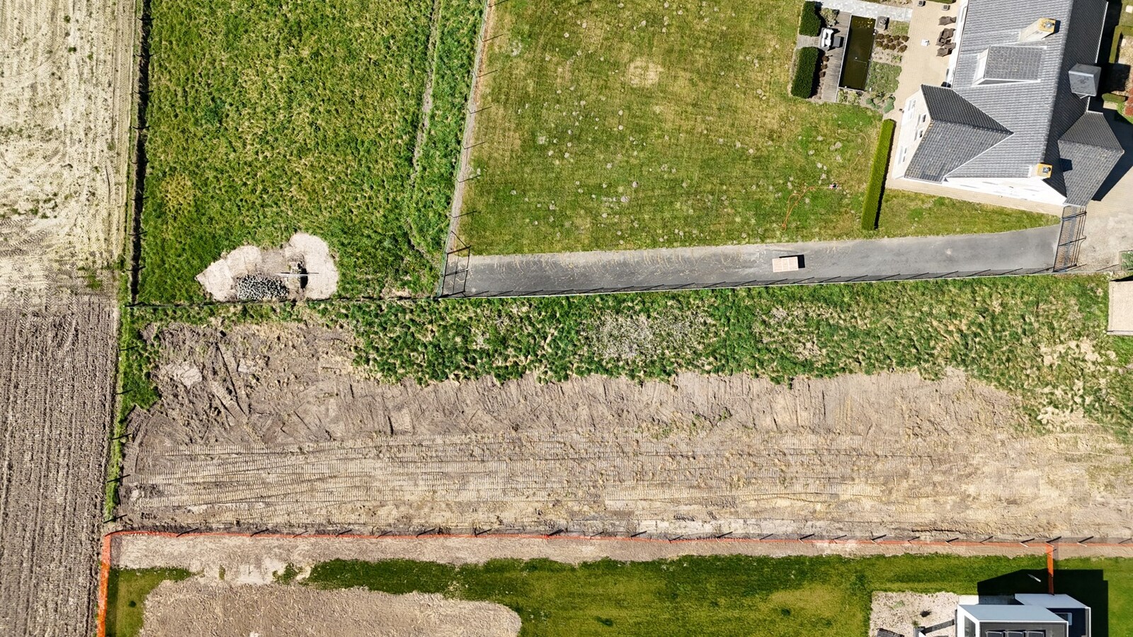 Mooi en groot perceel bouwgrond met met ver uitzicht op de natuur te Kortemark. 