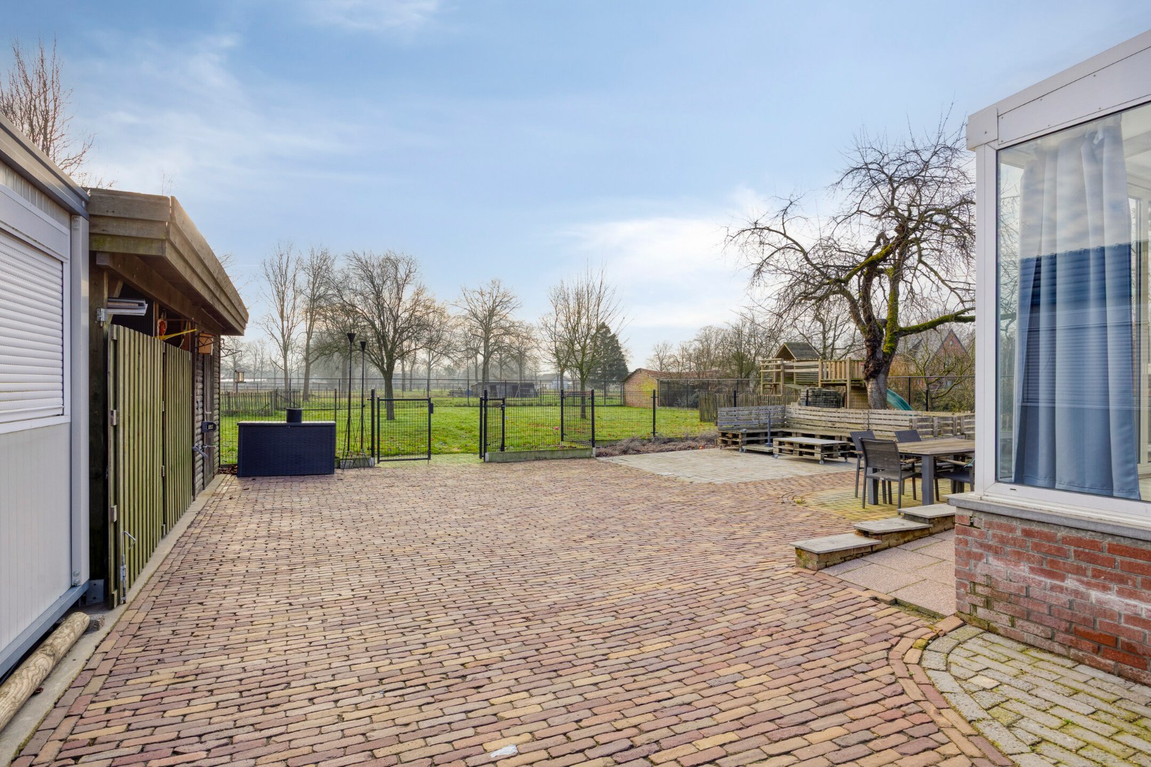 Charmante, instapklare gezinswoning met 4 slpk. op 18a 74ca in Lommel-Kerkhoven 