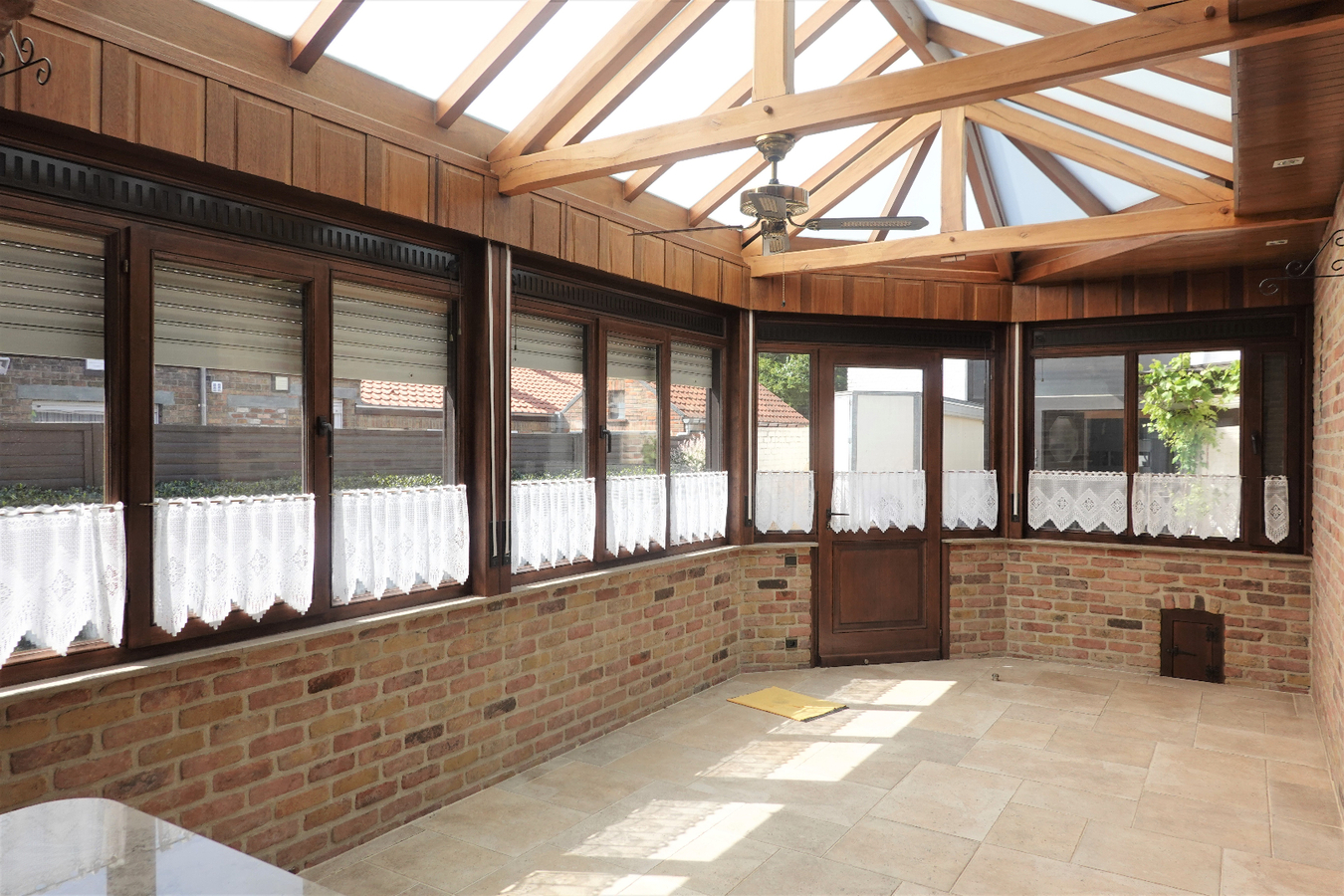 Halfopen woning op gunstige ligging ( zonder loods ) 