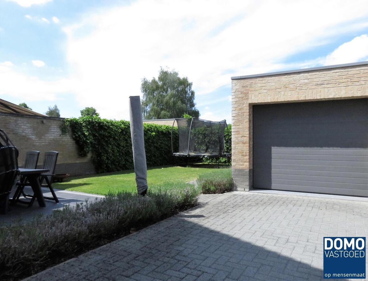 Ruime woning met 5 slaapkamers, tuin en garage 