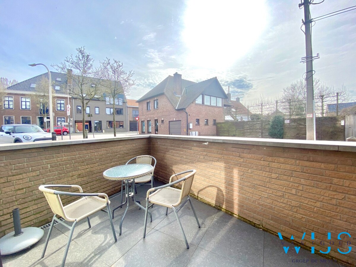 Energiezuinig GELIJKVLOERS appartement in hartje Kluizen ! 