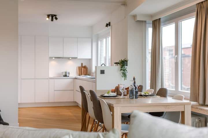 Ruim appartement  met 2 slpks en garage in Gent 