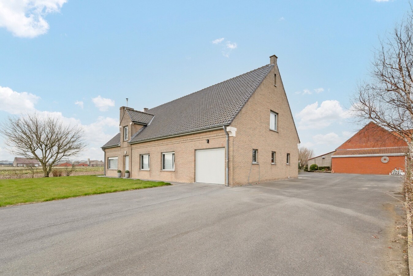 Ruime gezinswoning met tuin te huur in Westrozebeke 