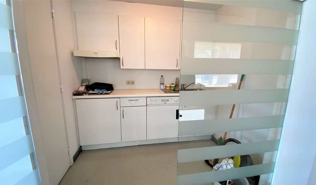 Handelsgelijkvloers te huur vlakbij de Coupure in Gent