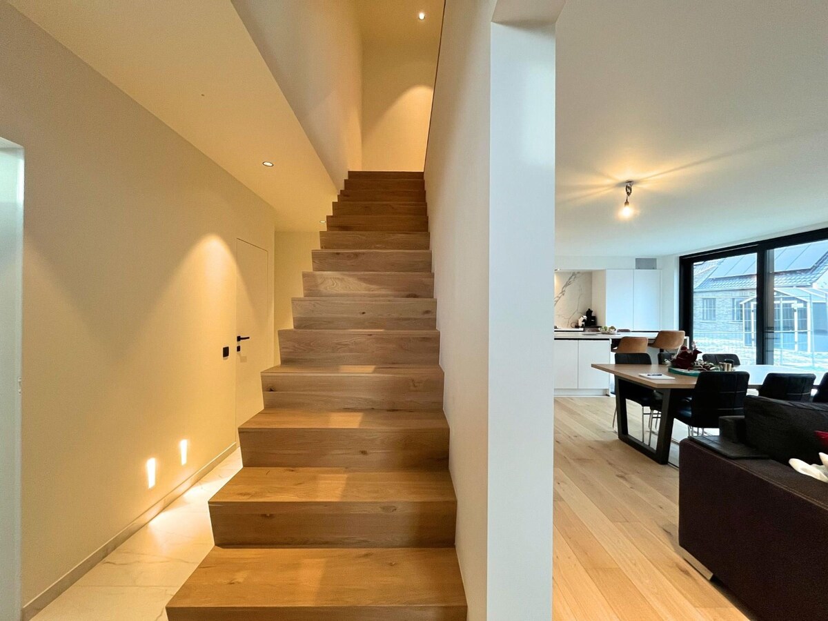 Nieuwbouwwoning (onder registratierechten) met 5 slaapkamers en 4 badkamers te Heulebrug 