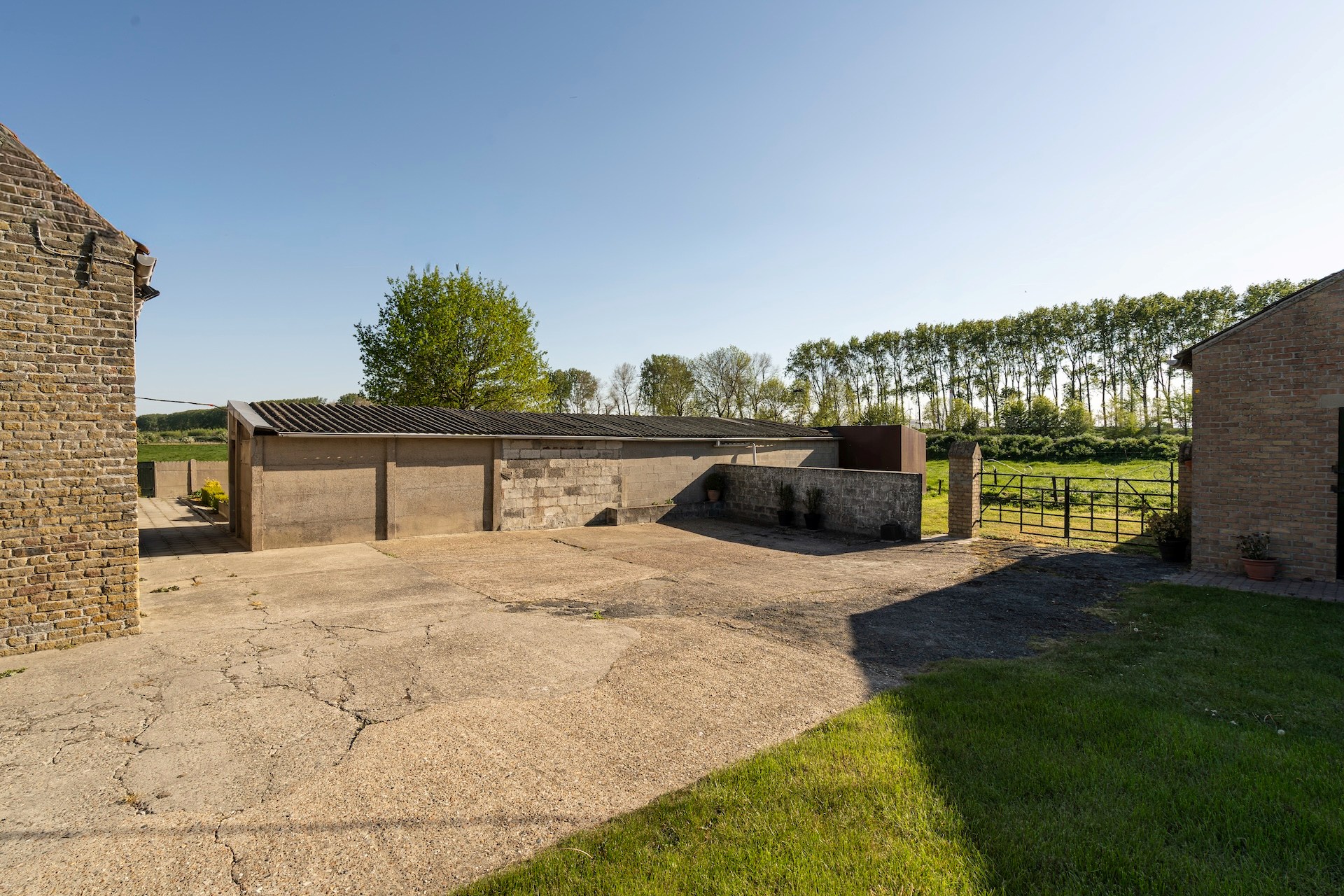 Karakterhoeve te renoveren tussen Knokke en Brugge 
